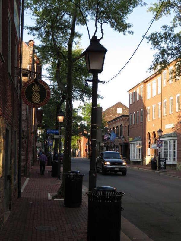 The 100 block of USouth Union Street at Wales Alley
Alexandria (formerly Belhaven and Hunting Creek Warehouse) is an independent city in the Commonwealth of Virginia. As of the 2010 census, the population was 139,966, in 2013, the population was
