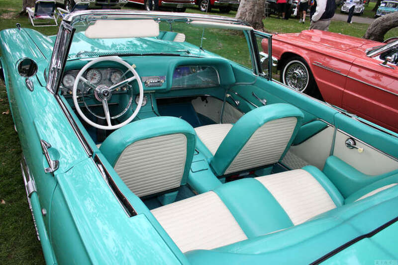 1959 Ford Thunderbird cnv - turquoise - int