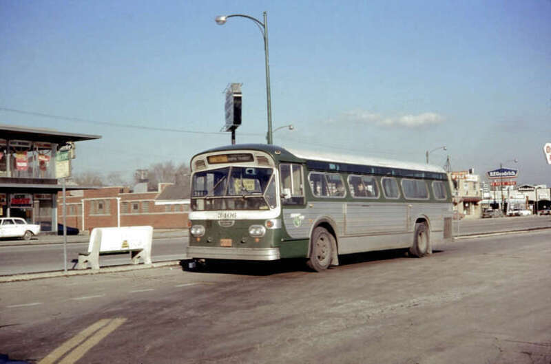 CTA bus 3406, a Flxible "New Look", at Cermak Plaza