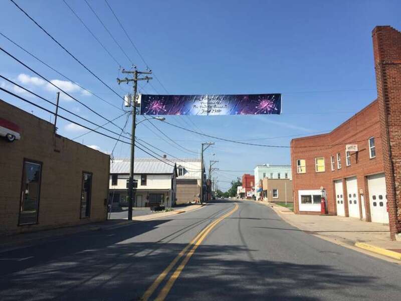 View north along Virginia State Route 42 and west along Virginia State Route 259 Alternate (Main Street) at Broadway Avenue in Broadway, Rockingham County, Virginia