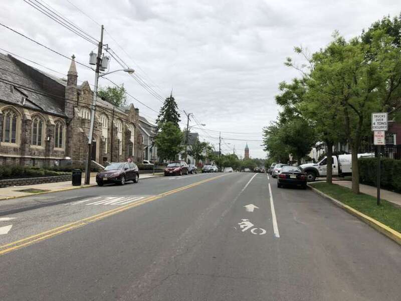 View south along New Jersey State Route 171 (Suydam Street) at Livingston Avenue (Middlesex County Route 691) in New Brunswick, Middlesex County, New Jersey