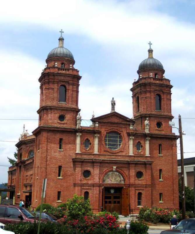 The Church of St. Lawrence in Asheville, NC (1909). It was designed by Rafael Guastavino, who is most famous for his Guastavino tile system wherein arches are created with interlocking terra-cotta tiles and layers of mortar. It probably co-designed