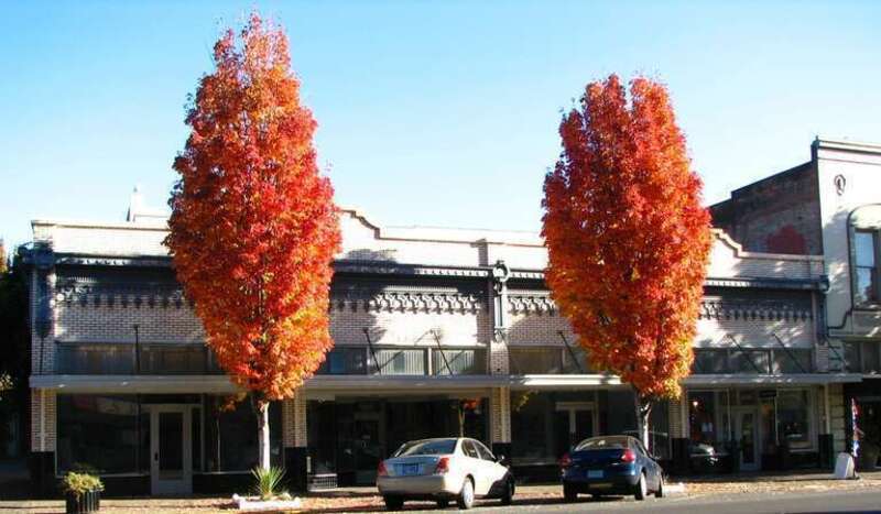 The historic Farrar Building (built ca. 1917), located at 351–373 State Street in Salem, Oregon, United States, is listed on the US National Register of Historic Places. It is additionally listed as a contributing resource in the National