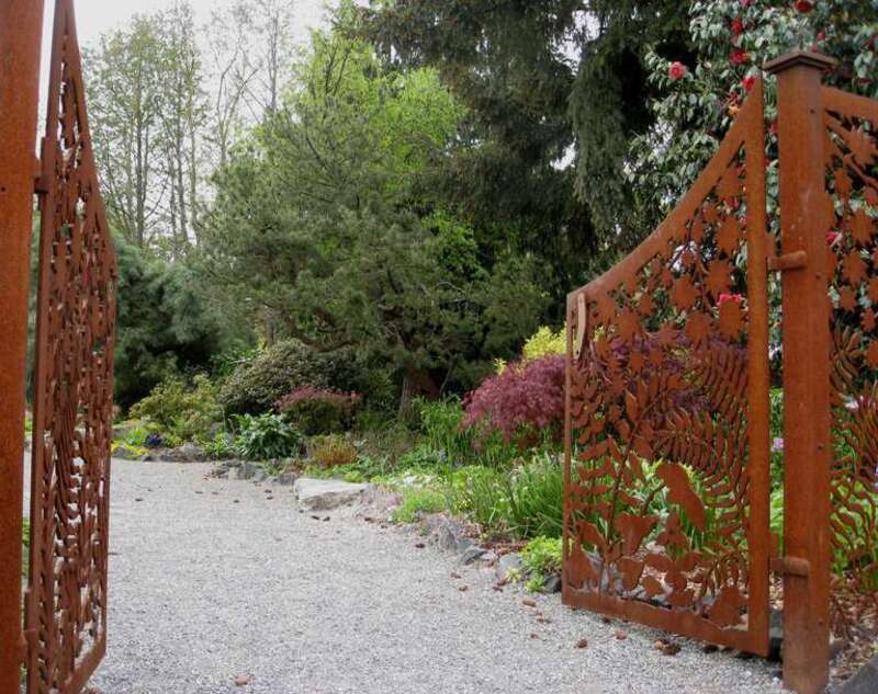 I visited Highline SeaTac Botanical Garden, it was a hidden treasure, located very near SeaTac airport. 
www.highlinegarden.org/

grdn 013