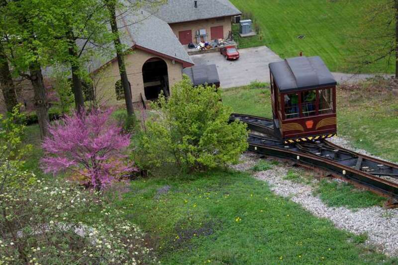 Funicular to Horseshoe Curve