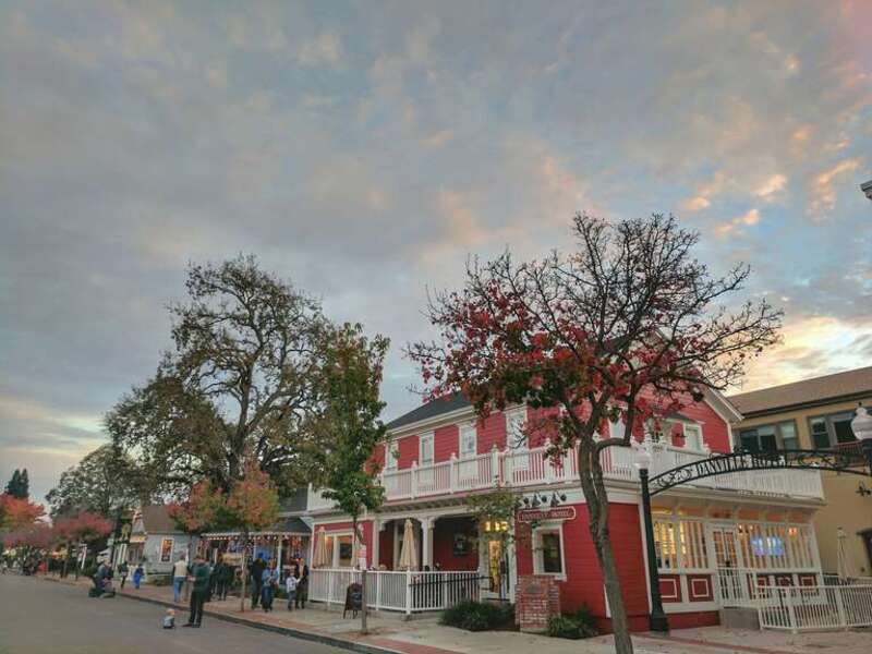 Hartz Avenue serves as Historic Downtown Danville, California's &quot;Main Street.&quot;  The Historic Danville Hotel Building is photographed in the center.