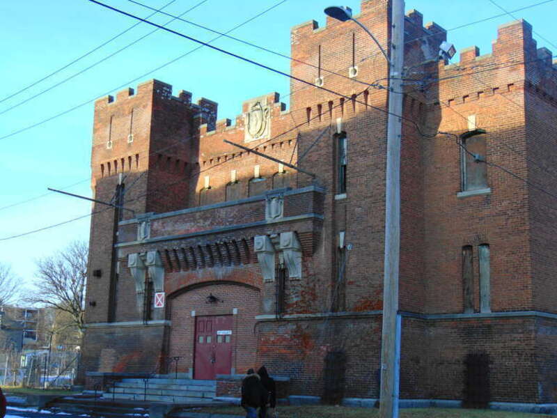 Front facade of the Holyoke Armory building on Sargent Street.