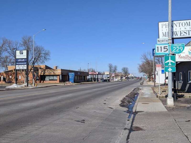 Interstate 229 Business Loop on Minnesota Avenue just north of 26th Street, looking north