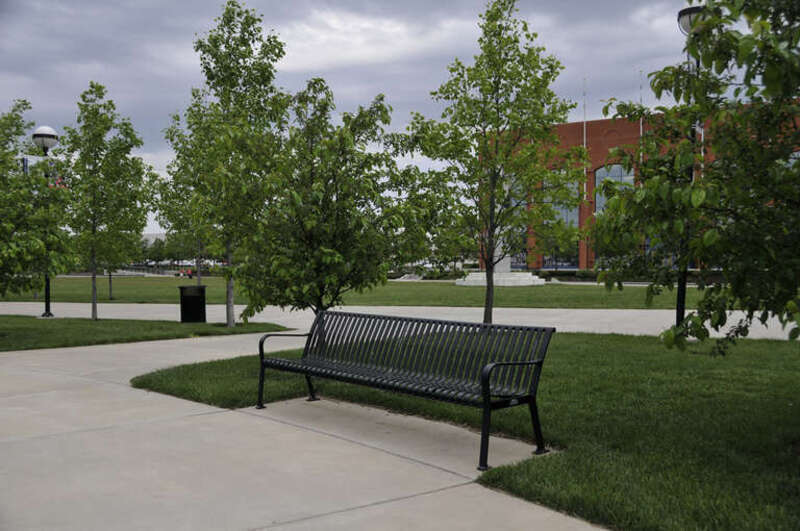 Indianapolis Canal Walk

Where is everybody?
no PS. only cropped and resized