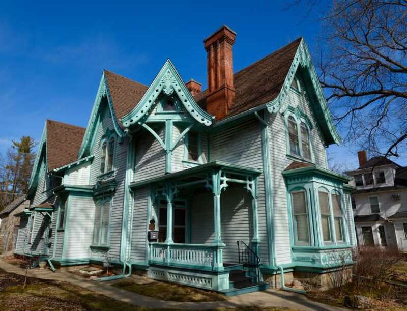 Jackson-Swisher House and Carriage House