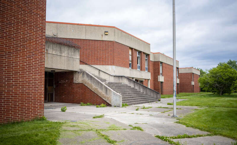 Photo of LaMendola Elementary School in Huber Heights, Ohio.