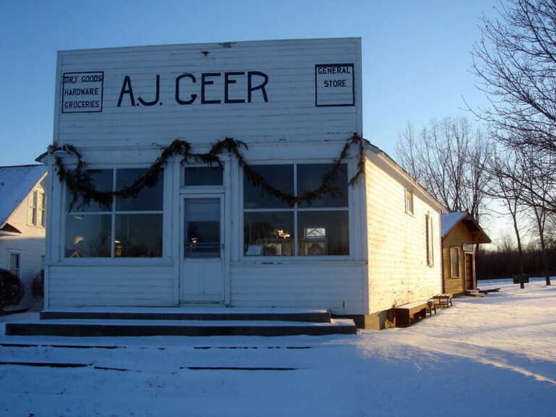 Greenmead Historic Village, Livonia



This is an image of a place or building that is listed on the National Register of Historic Places in the United States of America. Its reference number is 72000672.