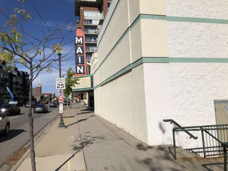 A picture of the shuttered Main Art Theater in Royal Oak, Michigan in October 2021.