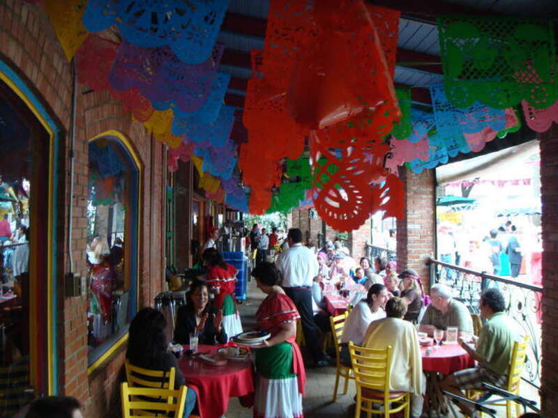 Mi Tierra outside