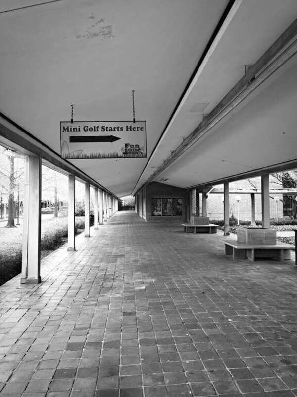 A sign for mini-golf at the Colonial Williamsburg Regional Visitor Center.