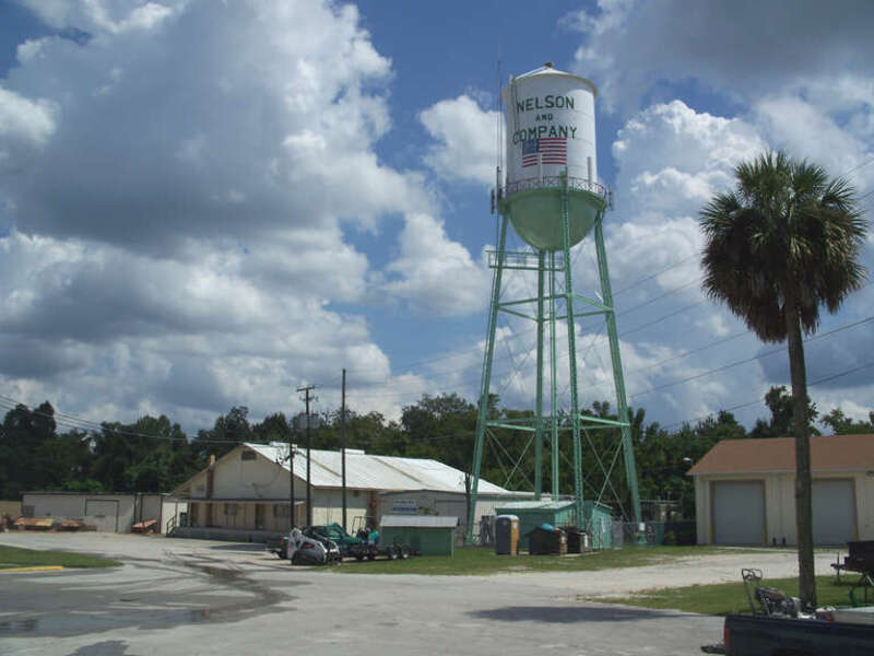 Oviedo, Florida: Nelson and Company Historic District: Building and water tower