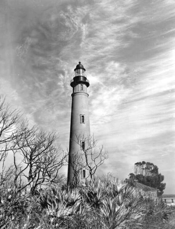 Local call number: c018399
Title: Ponce de Leon Lighthouse: New Smyrna Beach, Florida
Date: June 1953
General note: The 175-foot lighthouse at Ponce de Leon Inlet, tallest in Florida and third-tallest in the nation, was the inspiration for Stephen