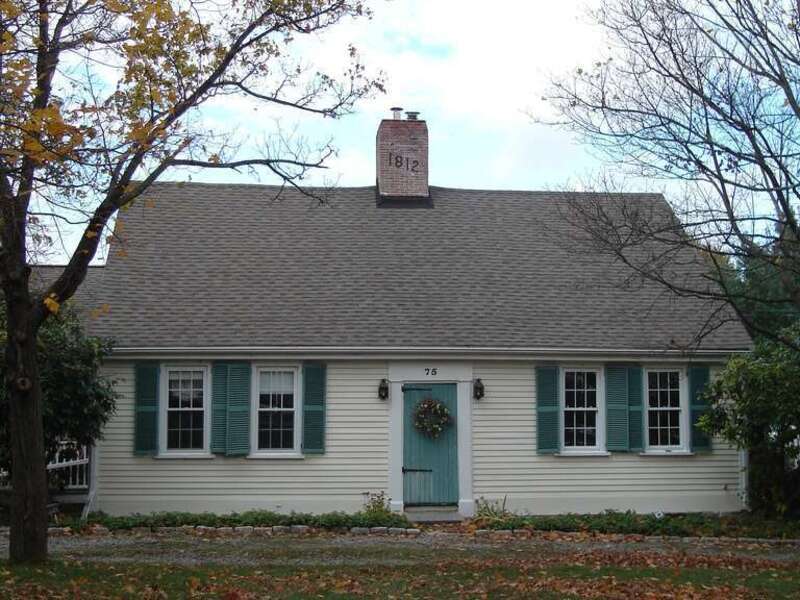 Pratt-Faxon House in Quincy, Massachusetts, built in 1806 and added to the National Register of Historic Places in 1989. External link: http://thomascranelibrary.org/htm/385.htm