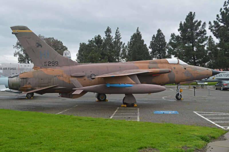 c/n D-498.
Full US military serial 62-4299.
On display at the Travis AFB Heritage Center, CA.

5th March 2016