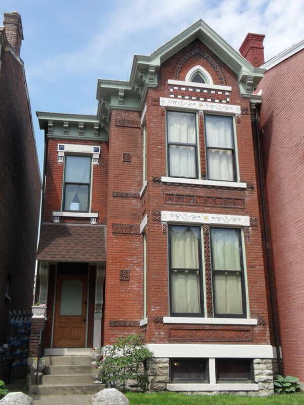 This one reminds me of living in Chicago.

Mainstrasse district, Covington, Kentucky