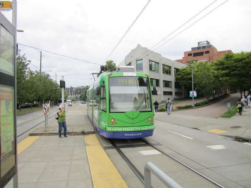 SLU Streetcar leaving Fairview &amp;amp; Campus Dr.