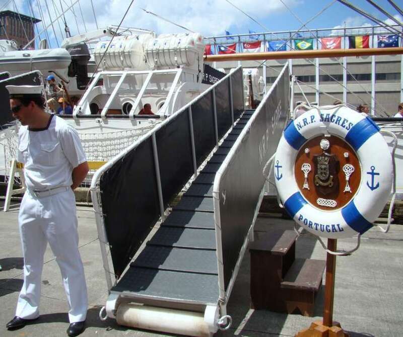 Navio-escola Sagres no Sail Boston 2009.