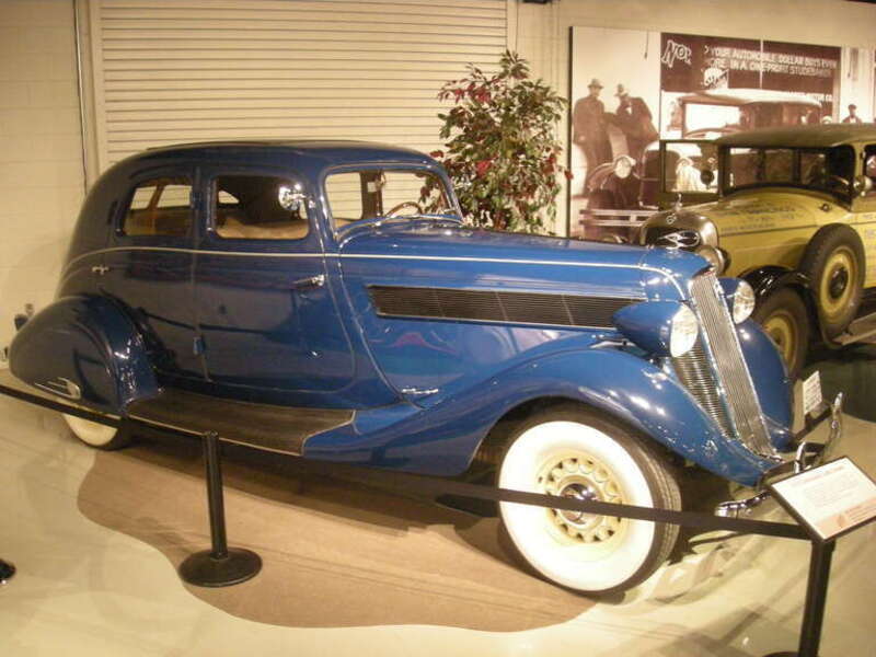 A 1935 Studebaker Commander Land Cruiser at the Studebaker National Museum in South Bend, Indiana (United States).