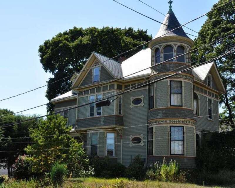 A photo of the historic Robert M. Stark House in Waltham, Massachusetts.