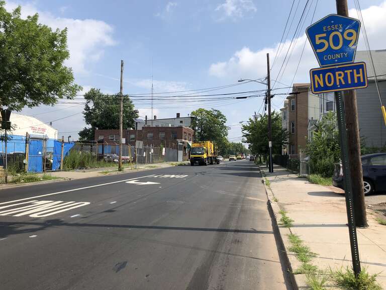 View north along Essex County Route 509 (Grove Street) just north of Essex County Route 510 (South Orange Avenue) in Newark, Essex County, New Jersey