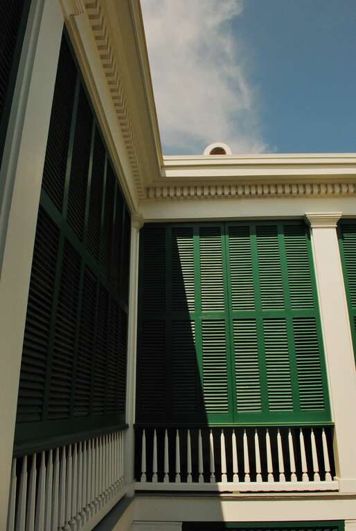 Beauvoir back shudders