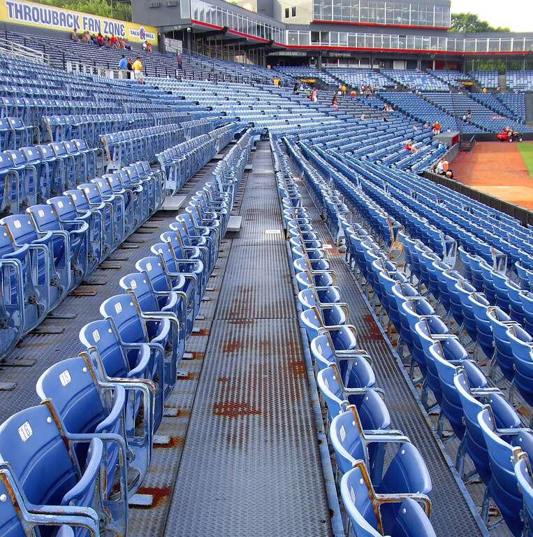 Row 11 has extra legwork.
Cropped from image by Ron Cogswell on Sunday July 17, 2011, using a Pentax Optio A10 and minor Photoshp effects.

IMGP7559