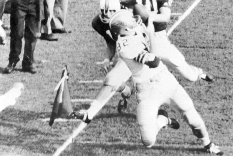 Local call number: RC01467
Title: Lane Fenner catching a pass in the end zone during the University of Florida - Florida State University football game: Tallahassee, Florida
Date: October 8, 1966
General note: Lane Fenner catching what would have