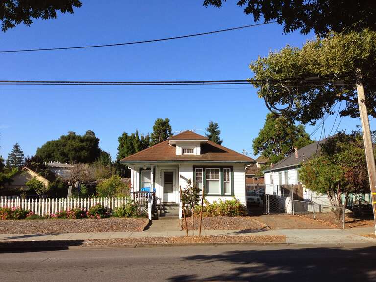 Streets and buildings in Mountain View, California