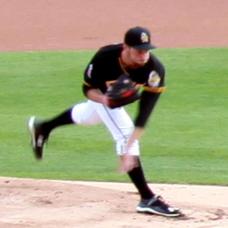 Salt Lake Bees vs. Iowa Cubs in 2015. Nate Smith pitching.