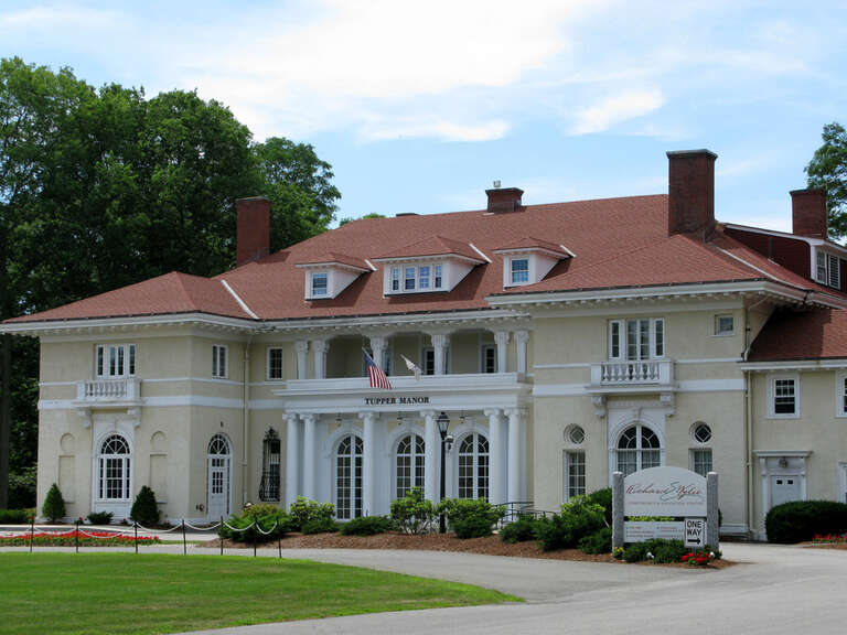 This beautiful building was designed by Guy Lowell and built in 1905-1906 as Allanbank, a summer home for Mr. and Mrs. Bryce J. Allan