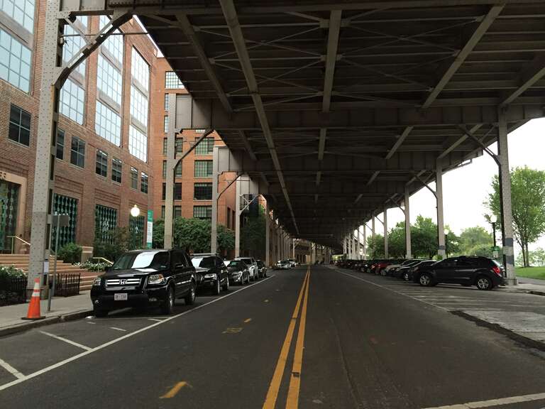 View east along K Street NW at 34th Street NW, directly underneath U.S. Route 29 (Whitehurst Freeway) in Washington, D.C.