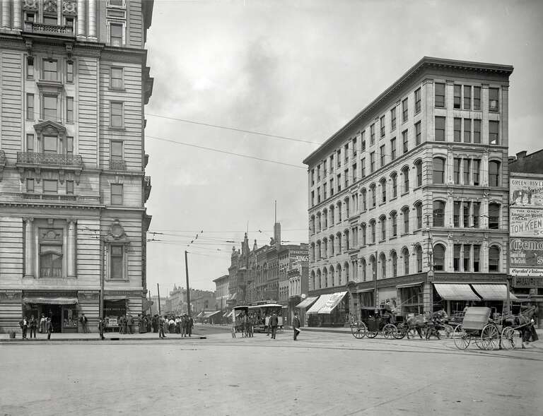 Downtown Indianapolis, 1904 at Illinois and Washington