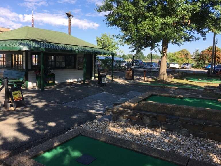 A building to get gold balls and putters next to several lanes of mini golf
East Potomac Park: Mini Golf
Keywords: nps; national park service; nama; national mall and memorial parks; east potomac park; mini golf; golf course; dc; district of