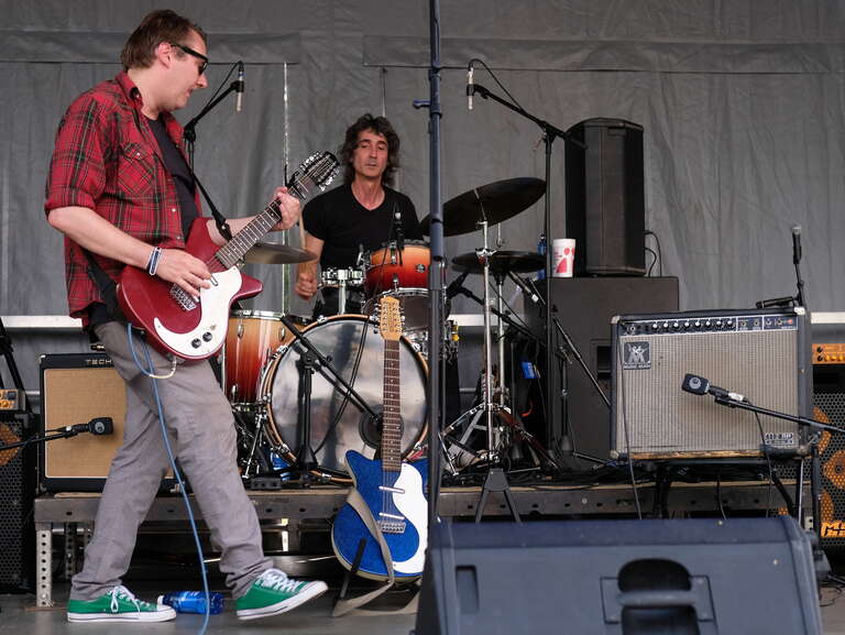Picture of Andrew Rieger (lead singer) and Peter Alvanos (drummer) of Elf Power preforming live at Athfest 2018