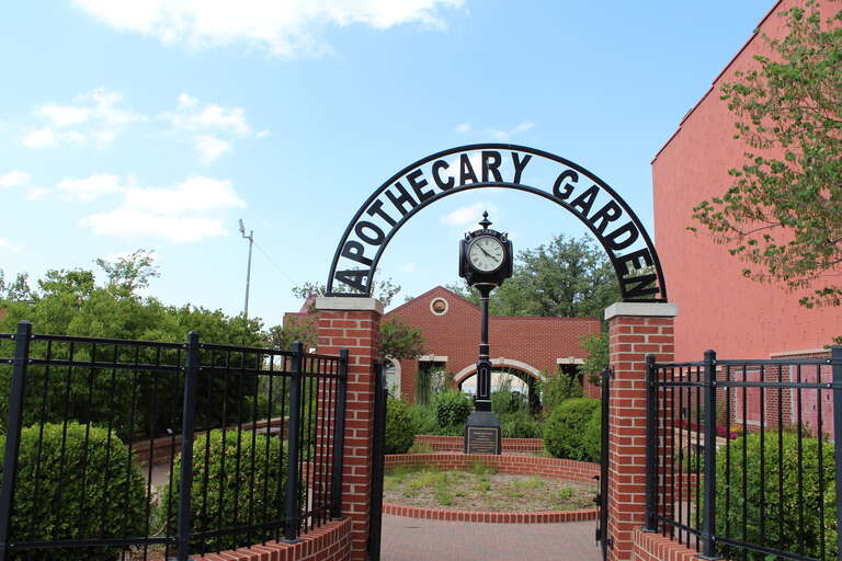 Guthrie, OK USA - http://www.drugmuseum.org/GARDEN.html