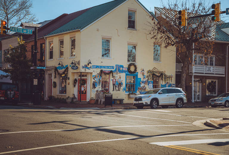 Took a calculated risk and masked up for a walk around my old stomping grounds of Old Town.

Luckily there weren't a lot of people out and the ones that were masked up and kept distant, which made for a pleasant stroll on a beautiful, if chilly day.