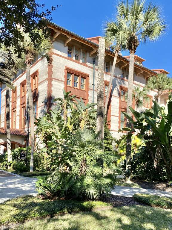 Built in 1885-1887 and designed by the New York-based architecture firm of Carrère and Hastings, this ostentatious Spanish Colonial Revival-style luxury resort hotel was built by Henry Flagler to attract wealthy tourists to the warm winters of