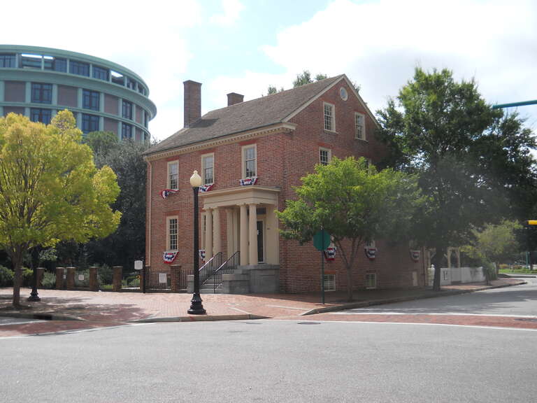 Willoughby-Baylor House, 601 Freemason St.