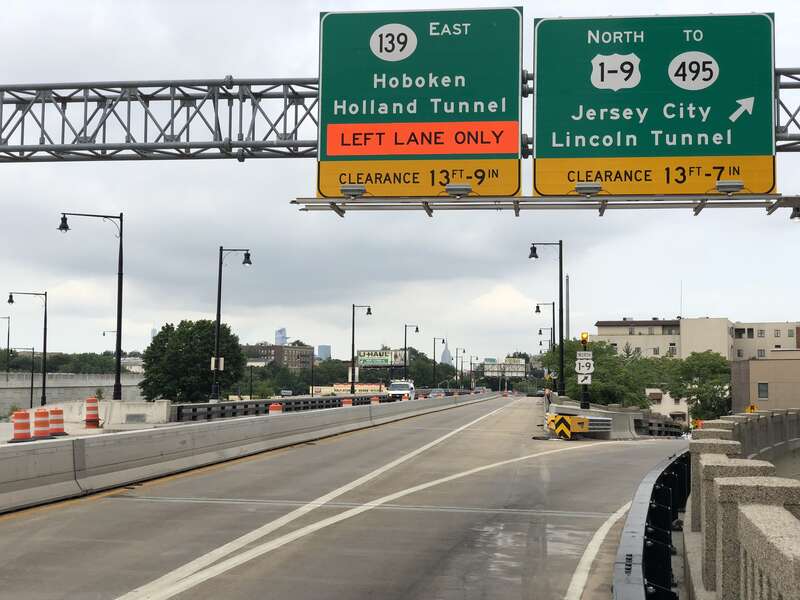 View north along U.S. Route 1 and U.S. Route 9 (Pulaski Skyway) at the exit for New Jersey State Route 139 EAST (Hoboken, Holland Tunnel) in Jersey City, Hudson County, New Jersey
