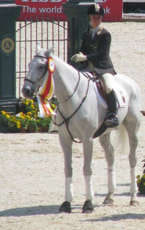Rolex Kentucky Three Day Event (CCI 4*) 2009, presentation ceremony - Bettina Hoy with Ringwood Cockatoo (Irish Sport Horse[1])