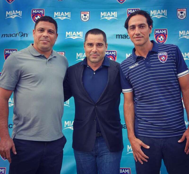 Miami FC President and co-owner, Riccardo Silva (centre) with Ronaldo Luís Nazário de Lima (left) and Miami FC Manager, Alessandro Nesta (right)