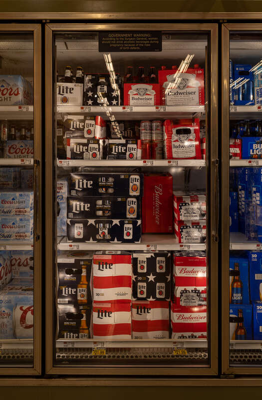 US-flag themed beer stand at Hannaford supermarket, Brunswick, Maine, US (PPL1-Corrected)