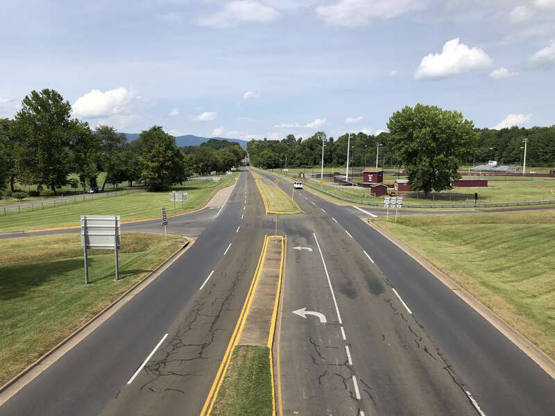 View north along U.S. Route 340 (North Broad Street) from the overpass for U.S. Route 211 (Lee Highway/Luray Bypass) in Luray, Page County, Virginia