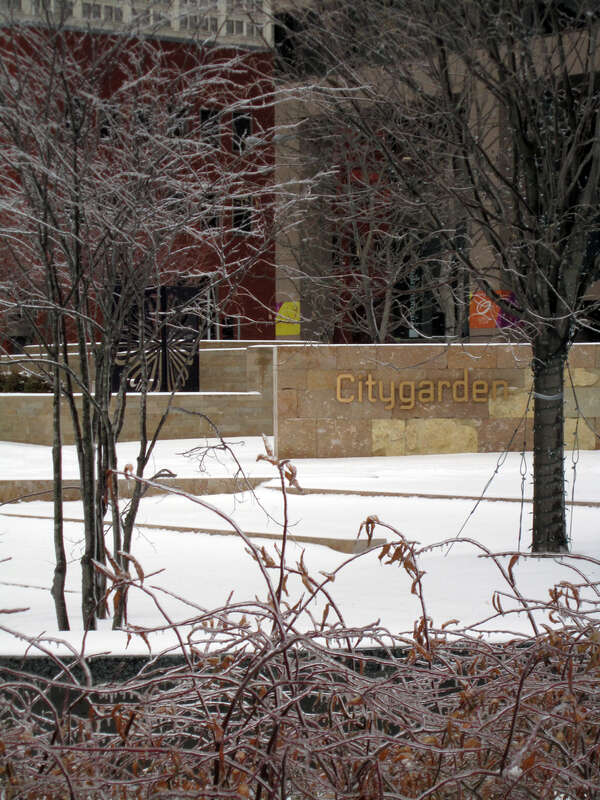 Please see our blog at www.nps.gov/jeff/archdome.htm  to read the entry about the ice and snow.