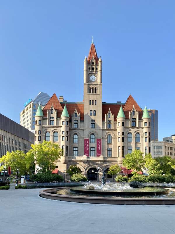 Built between 1894 and 1902, this Richardsonian Romanesque-style granite building was designed by Willoughby J. Edbrooke to serve as the United States Post Office, Courthouse, and Custom House for St. Paul.  The building occupies an entire city block
